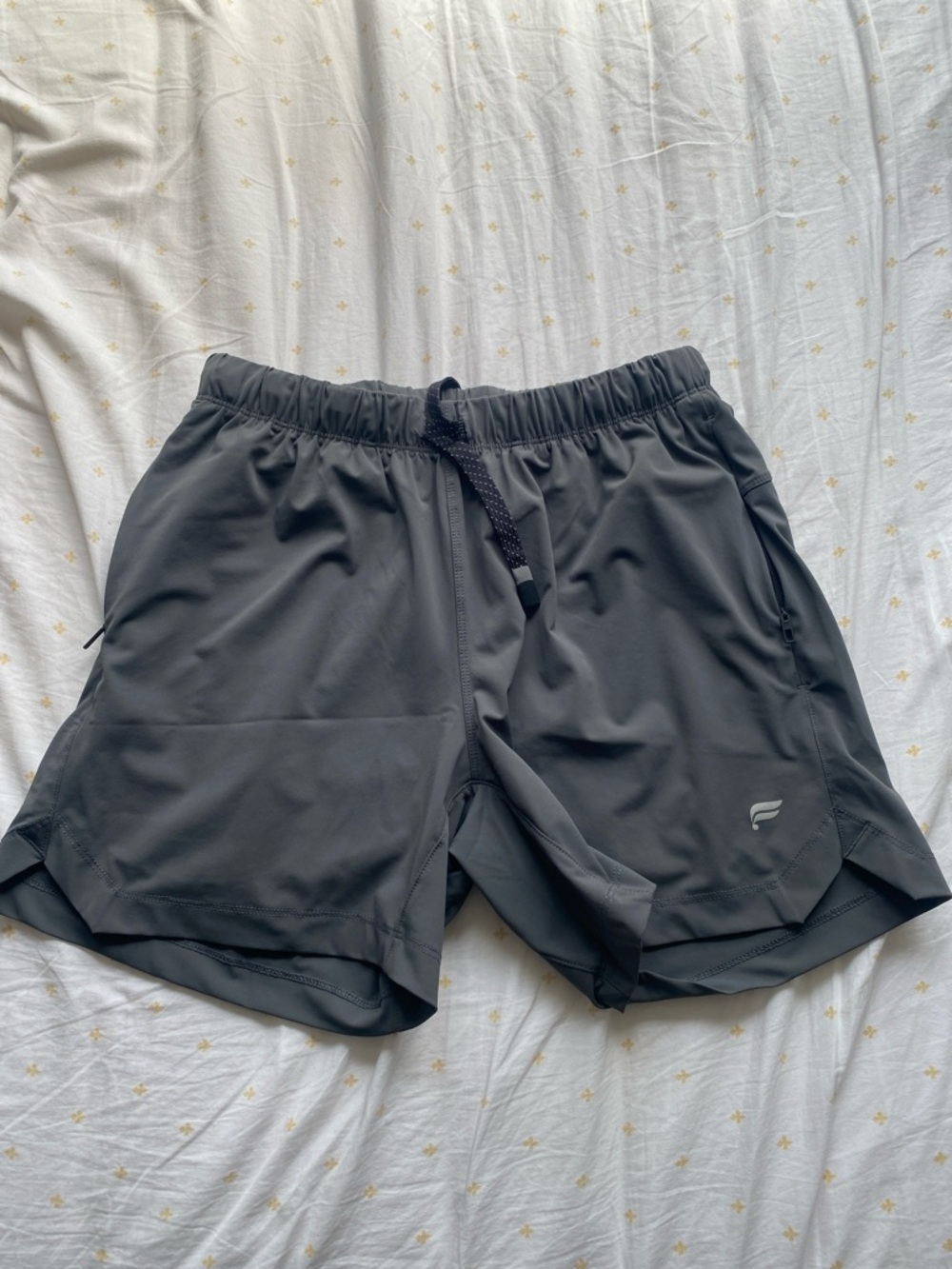 Fabletetics Men's Performance Running Shorts - Gray 5 inch long